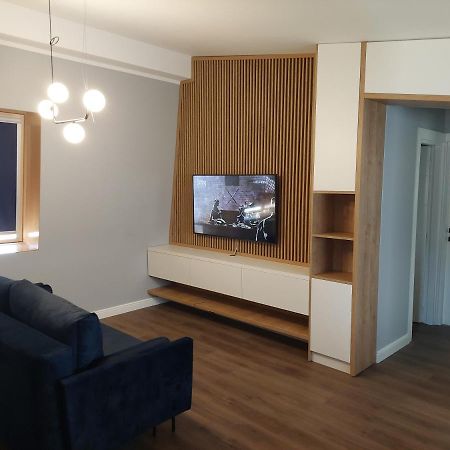 Lovely Apartment Ioana Târgu Neamț Buitenkant foto