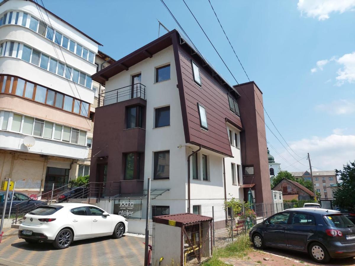 Lovely Apartment Ioana Târgu Neamț Buitenkant foto